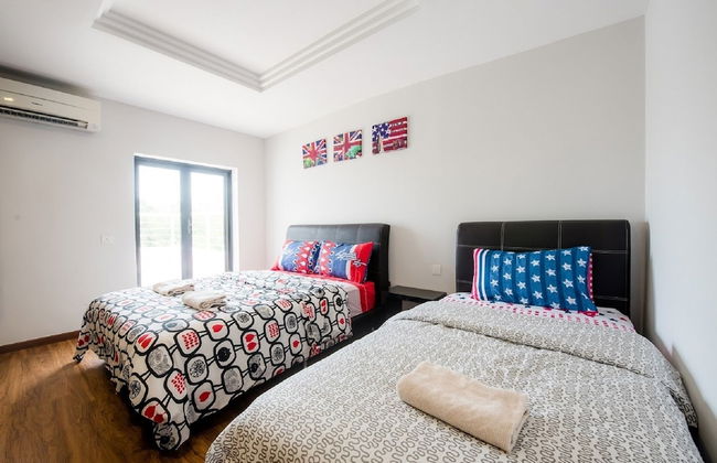 New Corner Shamrock Beach Villas Seaview - Photo 20