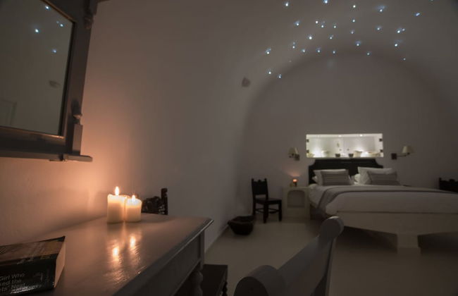 Karpimo Horizon - Caldera View with private hot tub - Photo 9