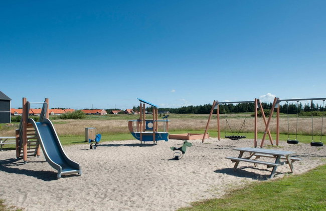 8 Person Holiday Park Home in Lokken - Foto 17