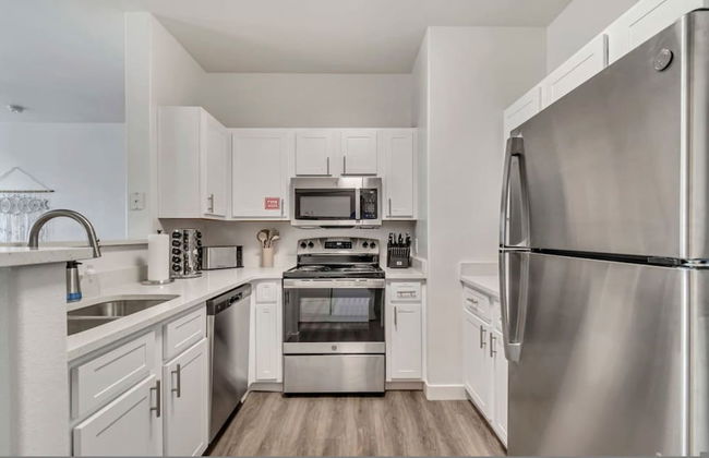 1st Fl King Beds Pool Garage - Near AFB - Foto 11