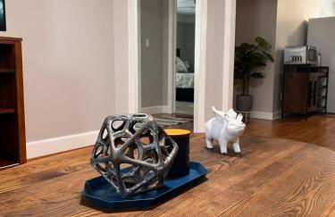 Cozy Stay Near DT with Deck and Yard - Foto 24