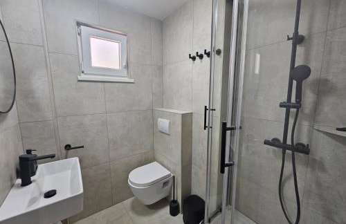 Beachfront House Ivana with Pool - renovated 2025 - Foto 31
