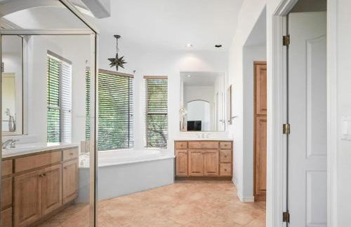 Spacious 3BR Villa w Mountain Views, 2 Patios & Private Garage Near Scottsdale - Foto 12