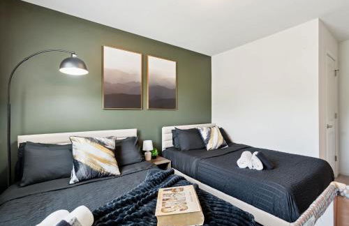 4BR Townhouse King Bed 2-Story Near NC State - Foto 19