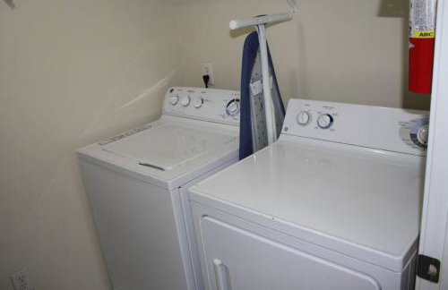 Bulldog Academy. Convenient to MSU. - Foto 20