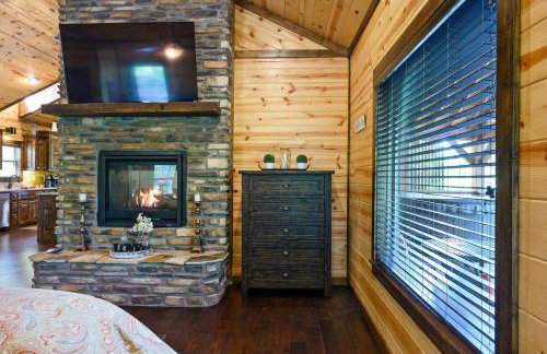 Just the Two of Us RIVER FRONT Luxury Cabin - Foto 53