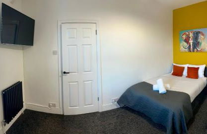 House in Tyneside Perfect for Travelers, Groups & Contractors Free Parking - Foto 13