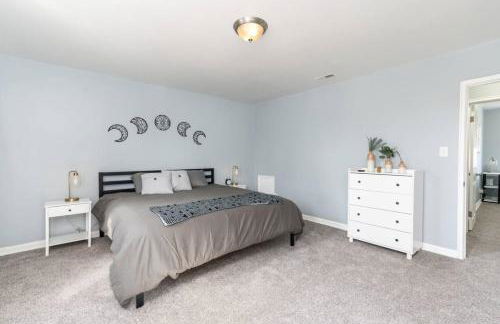 3BR home near Heritage Park - Photo 11