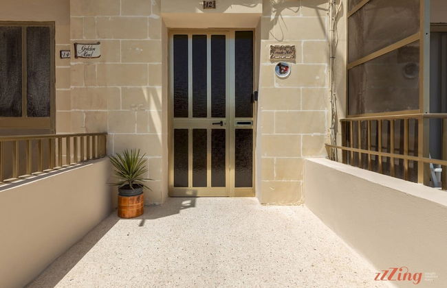 Mediterranean Living Right by the Beach - Foto 4