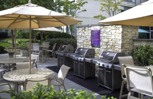 Family-Sized 3BR Retreat Minutes from Reagan National - Photo 22