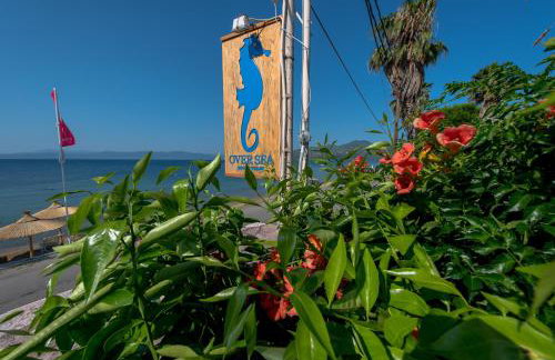 Over Sea Rooms & Villas - Foto 23