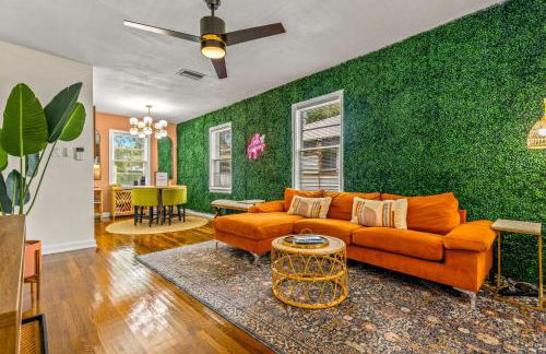 Sunny Citrus Escape Min to Midtown & Dog-Friendly - Foto 6