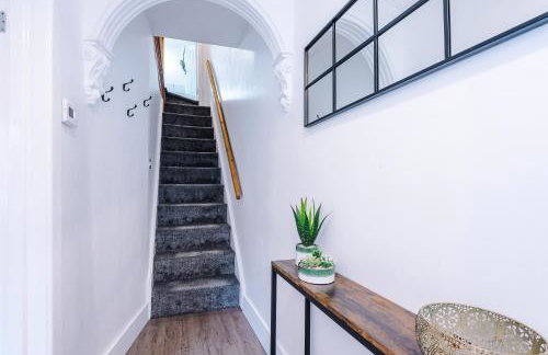 Oxford House by YourStays - Cosy Home in the Suburb of May Bank - Foto 24