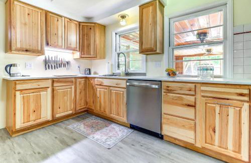 Home about 17 Mi to Detroit with Patio and Grill! - Foto 7