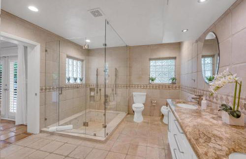 Heated pool Quiet Neighborhood Family Vacation Escape Key - Foto 24