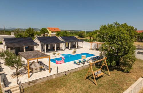 Unique Villa V with large pool - Photo 60