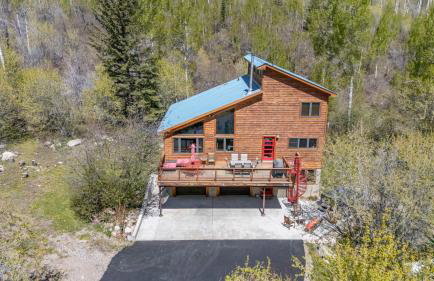 Secluded Mtn home by Purg, Hot Tub, Views! Pets ok - Foto 1