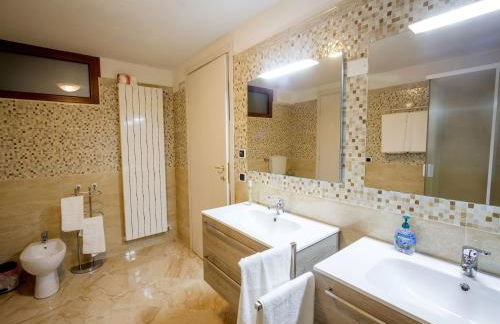 Lakeside Mansion With Pool - Foto 54