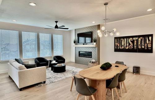 Houston- Downtown, NRG, Med Center, City Views, U of H & TSU, Rodeo - Photo 2