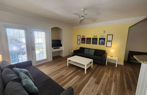 Runaway Beach Club Condo near Disney - Foto 6