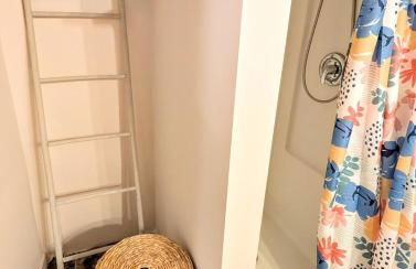 Elegant Linden Hills Home Family-Friendly Walk to Lake - Foto 29