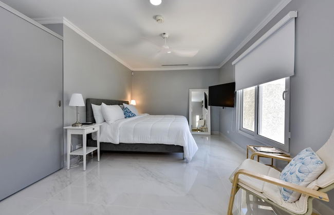 NEW Modern Cozy Studio Walking Distance to Beach - Foto 4