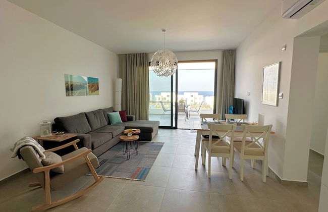 Cosy Apartment With Scenic Terrace Views - Photo 15