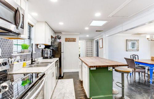 Private Dock and Deck Eagle Mountain Lake Retreat! - Photo 6