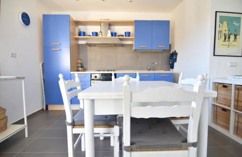 Sitting on the beach - Foto 19