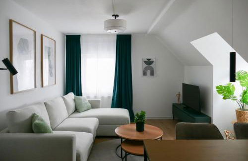 Modernes, zentrales Apartment mit Boxspringbett und Waschmaschine - Foto 1