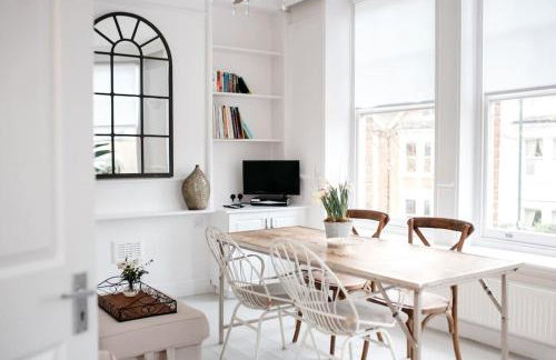 3 Bedroom House in Kew Gardens - Foto 1