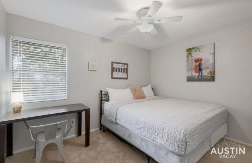 2 Miles to DT Updated Pet-Friendly Home for Four - Foto 17