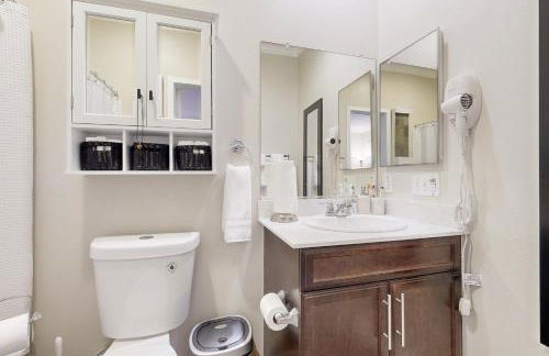 Outdoor Oasis with Pool and Hot Tub Perris Getaway - Foto 9