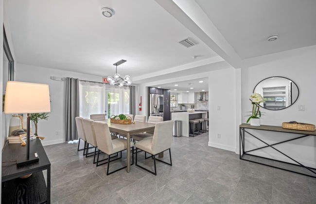 Luxe Largo Retreat: Pool, Games, Basketball & More - Foto 30