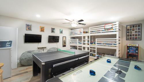 Family Home with Pool, Game Room, and Grill Near Disney - Foto 2