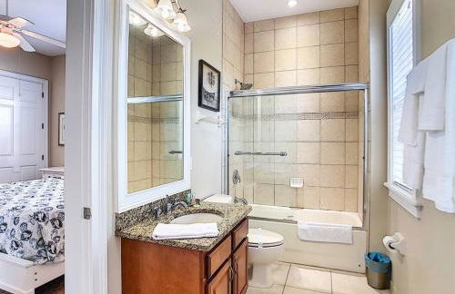 Two King En-Suites …Inside the Prestigious Reunion Resort - Foto 34