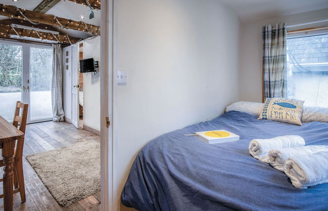 The Lodge - 1 Bedroom - Freshwest Beach Retreat - Photo 2