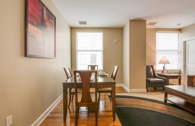 Bluebird Suites near AutoZone Park - Foto 14