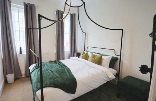 Two bedroom flat in St Michael's Hill - Photo 8