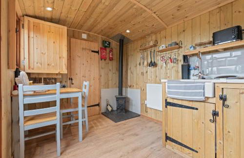 Unplug & Reconnect, Romantic Retreat with Hot Tub - Foto 3