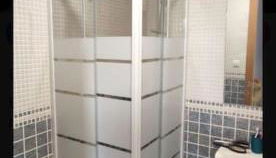 Piso planta baja y gran patio con piscina comunitaria de alquiler temporal - Foto 3