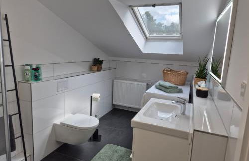 Ruhige 1-Zimmer Einliegerwohnung mit Küche und Bad in Großburgwedel - Photo 7