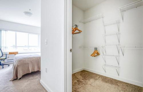 Downtown Bellevue 2BR w WD Storage nr Shops SEA-318 - Foto 12