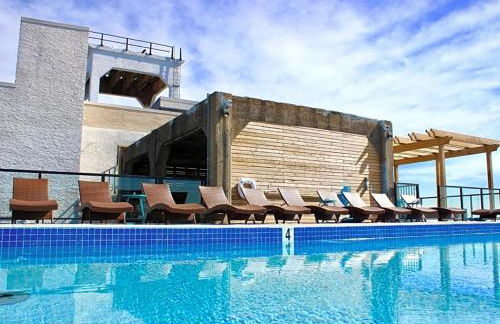 Lavish 1BR with Pool & Gym Access - Foto 29