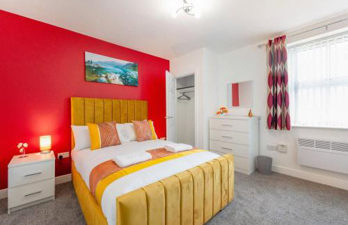 NEW! Stylish 5-Bed Apartment in Stockton-on-tees by Stay With Us, Perfect for Contractors & Large Groups, FREE Parking! - Foto 4