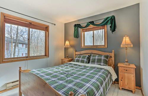 4 Mi to Tubing Cozy Bushkill Cabin with Deck! - Foto 15