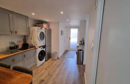 Sittingbourne 1 bed self-contained annex, with parking - Photo 33