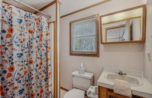 Mountain View Hideaway -- Pet Friendly, Grill, Wifi, Fire Pit, Deck, Screen Porch, Family Friendly, Game Room, Wood Stove - Foto 38