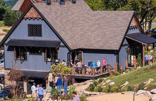 Sip Sip Hooray at Eagles Nest - Foto 29