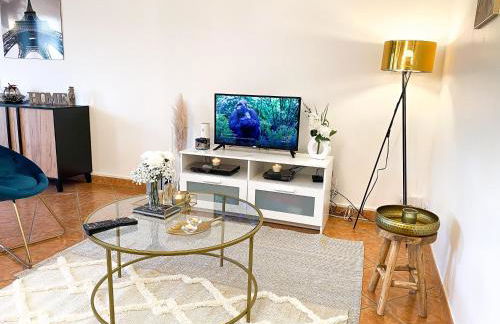 Luxueux Appartement Evry Centre - Parking - RER à 10 min - Foto 7